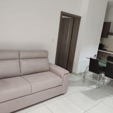 Hampton Court, Block C, N.2 Apartment เซนต์พอลส์เบย์ ภายนอก รูปภาพ