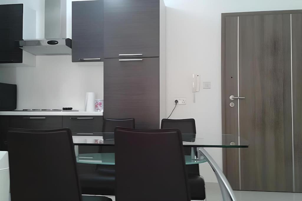 Hampton Court, Block C, N.2 Apartment เซนต์พอลส์เบย์ ภายนอก รูปภาพ
