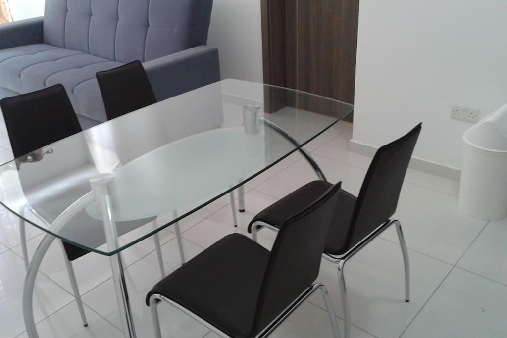 Hampton Court, Block C, N.2 Apartment เซนต์พอลส์เบย์ ภายนอก รูปภาพ