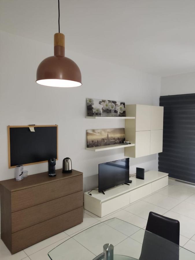 Hampton Court, Block C, N.2 Apartment เซนต์พอลส์เบย์ ภายนอก รูปภาพ