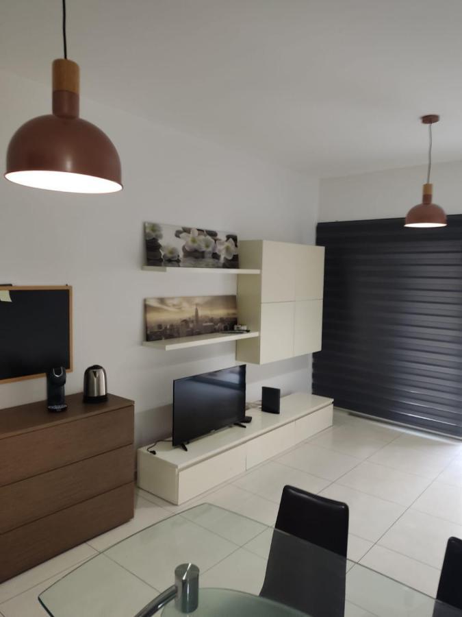 Hampton Court, Block C, N.2 Apartment เซนต์พอลส์เบย์ ภายนอก รูปภาพ