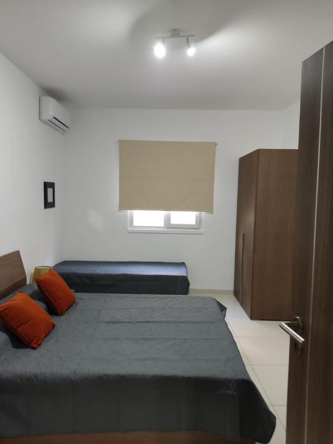 Hampton Court, Block C, N.2 Apartment เซนต์พอลส์เบย์ ภายนอก รูปภาพ