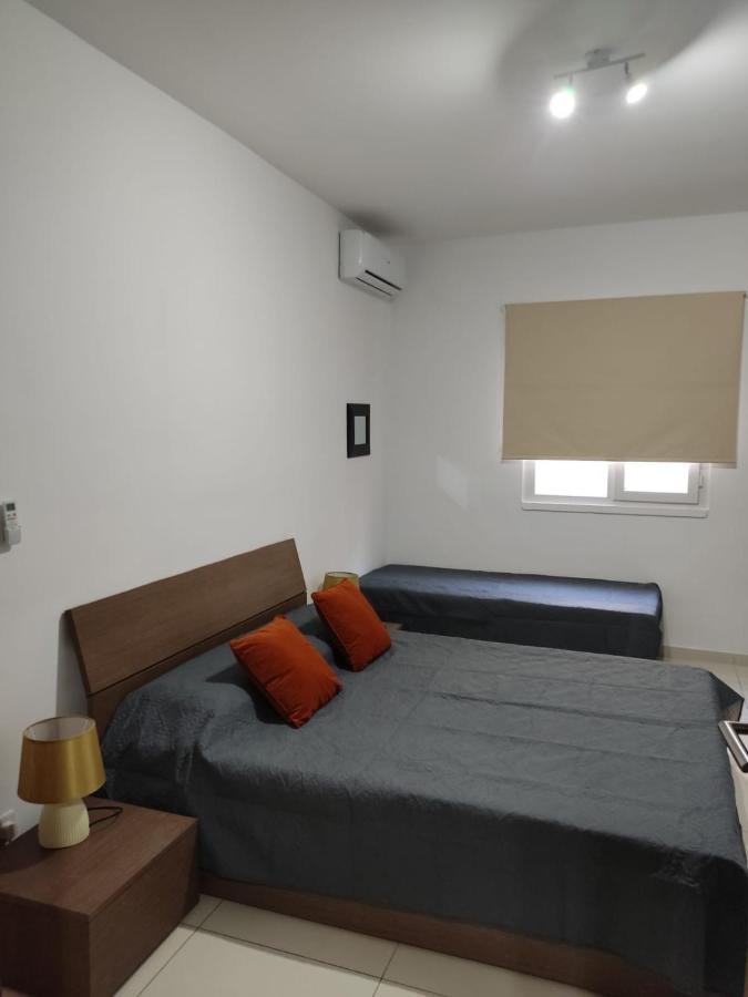 Hampton Court, Block C, N.2 Apartment เซนต์พอลส์เบย์ ภายนอก รูปภาพ