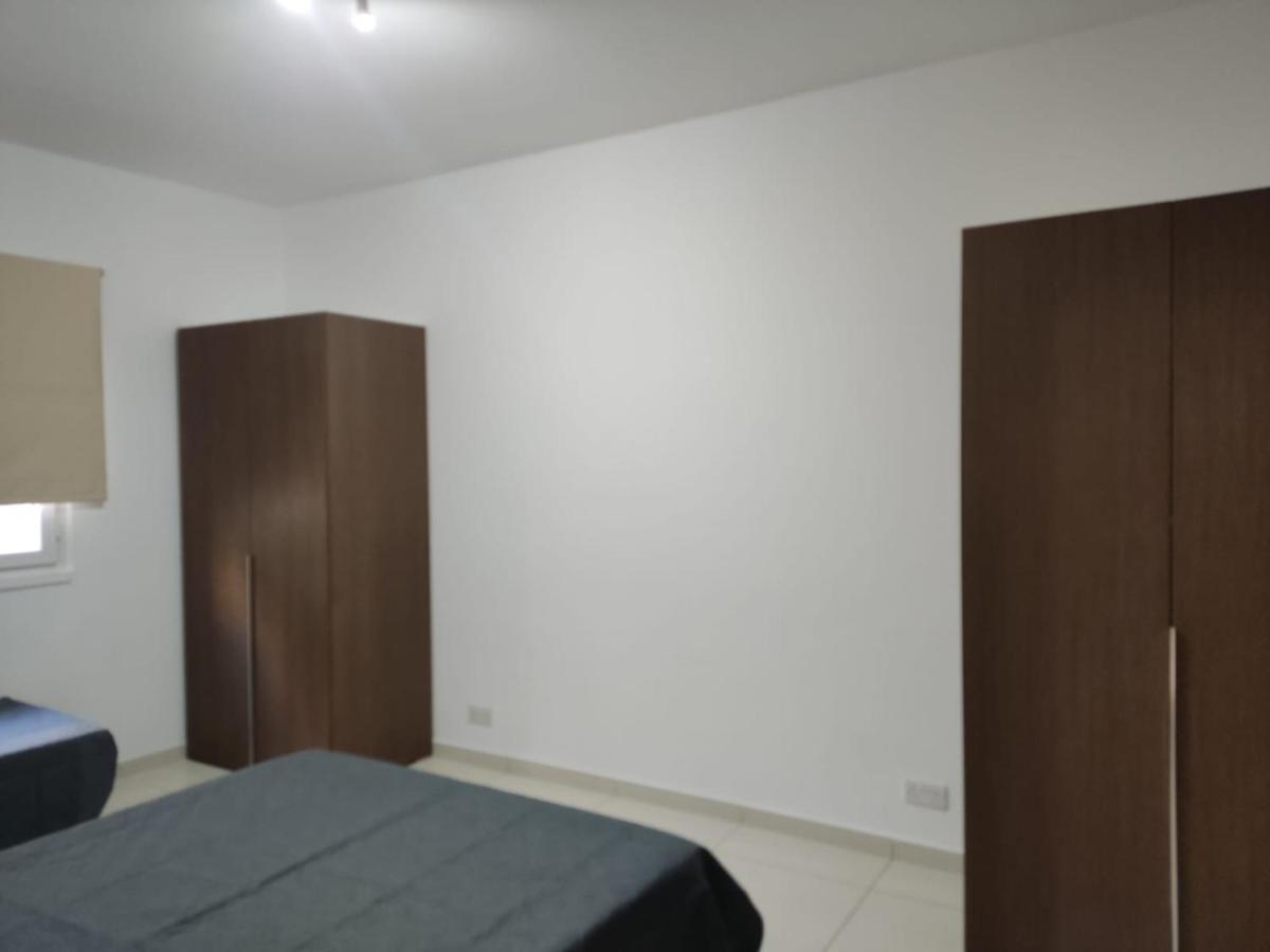 Hampton Court, Block C, N.2 Apartment เซนต์พอลส์เบย์ ภายนอก รูปภาพ